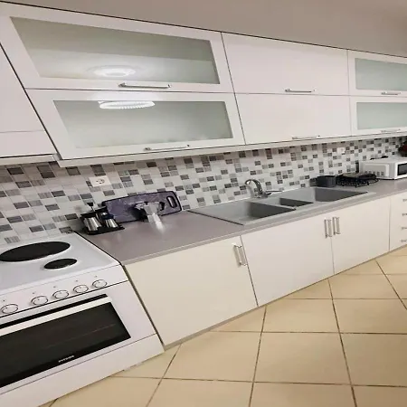 T Apartment Sarandë